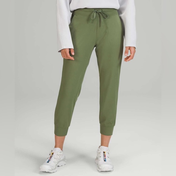 NWOT / Lululemon Ready to Rulu High-Rise Jogger Crop - Picture 5 of 10